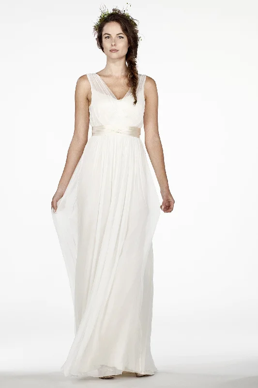 HB6633 Alternative V-Neck Wedding Dress